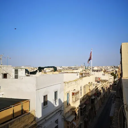 Minimal & Arty Townhouse * Hamrun