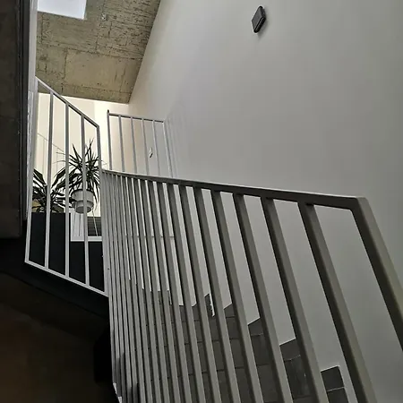 בית אירוח Minimal & Arty Townhouse *