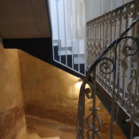 Minimal & Arty Townhouse *