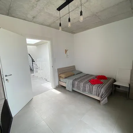 Ubytování v soukromí Minimal & Arty Townhouse