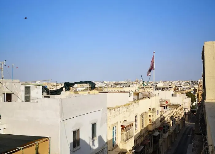 Minimal & Arty Townhouse * Hamrun