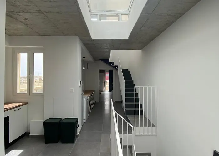 Minimal & Arty Townhouse *