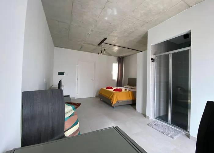 Minimal & Arty Townhouse Hamrun